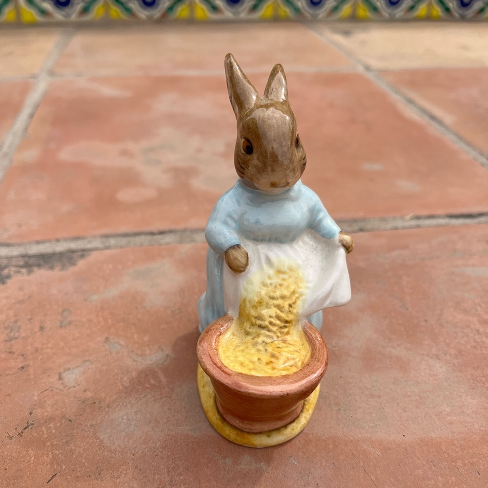 Beatrix Potter Cecily Parsley 1965 England Figurine